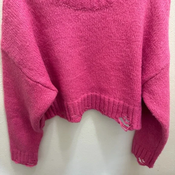 NWT NanaMacs Signature 8 Distressed Crop Pink Sweater Size Small - Picture 5 of 13